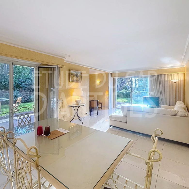 Apartment with Panoramic Sea View, Cap d'Antibes