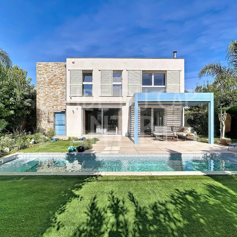 Luxury real estate photo | Charming Properties