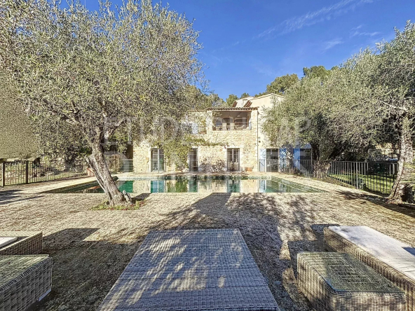 Opio – Authentic Provencal Mas