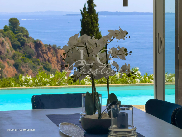 Elegant villa with sea views in Théoule-sur-Mer