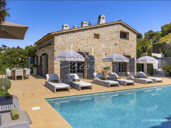 À Vendre Maison Mandelieu-La-Napoule avec Piscine, 7P, 216.05m²