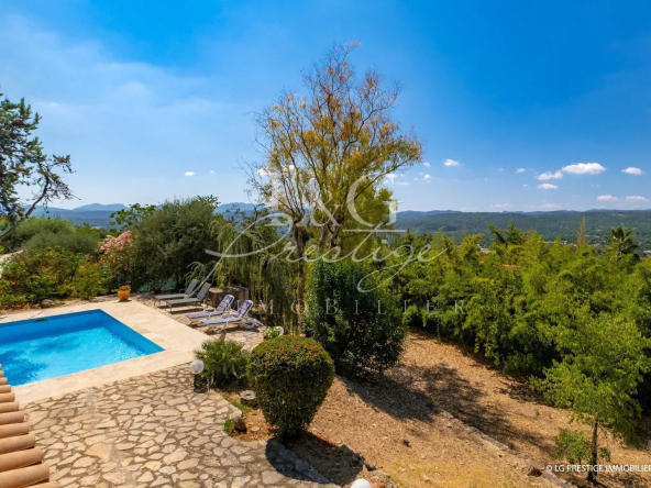 À Vendre Villa Montauroux avec Piscine, 5 Pièces, 111m²