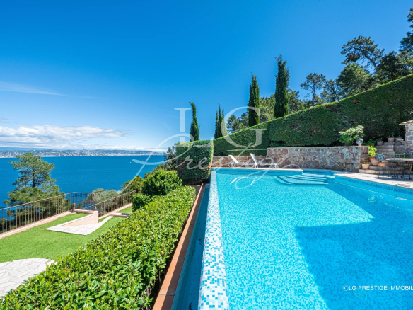 Villa de Charme à Théoule-sur-Mer : Vue sur la Baie de Cannes et les Îles de Lérins