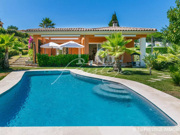 Maison de plain pied avec piscine