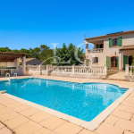 Maison individuelle avec piscine et garage, au calme