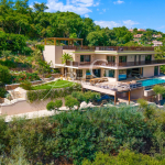 10 minutes from Mandelieu – Architect-designed villa in a gated community