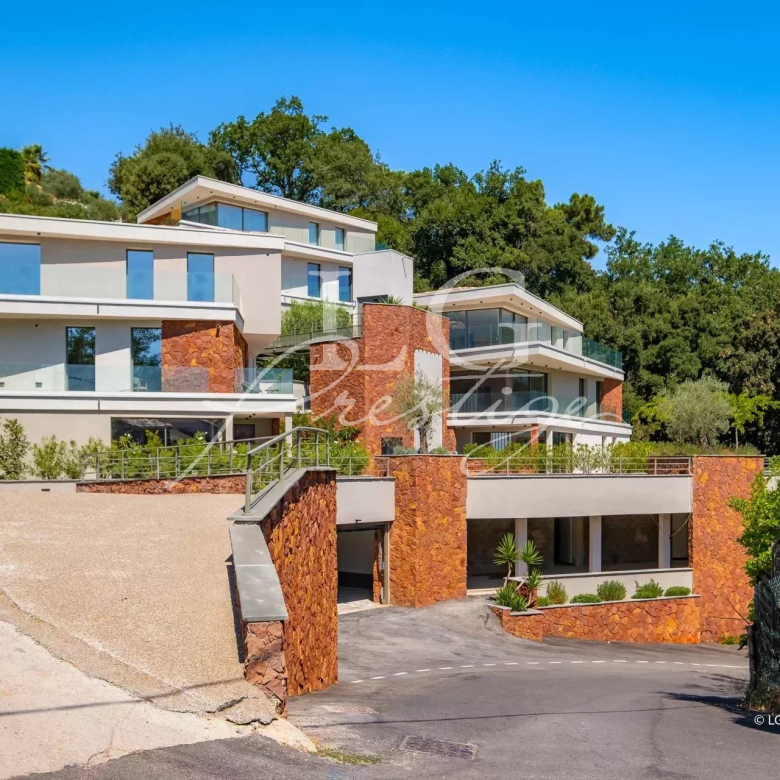 Majestic 7-room villa with swimming pool and sea view, Théoule-sur-Mer