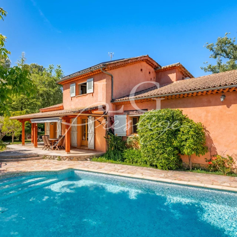 Beachfront apartment in Port la Galère