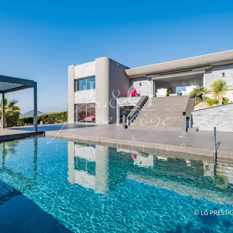 Appartement 3 chambres avec vue mer à vendre – Sainte-Maxime centre