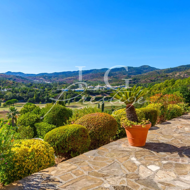 Maison de Plain-Pied au Cœur d’un Domaine Fermé