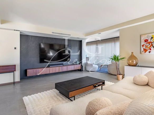 Toit terrasse, plein sud, proches plages et commerces