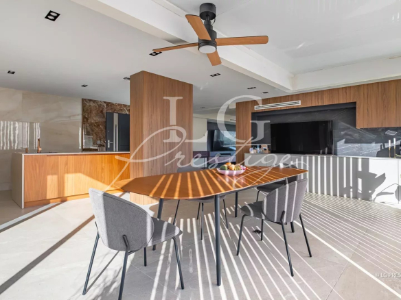 Toit terrasse, plein sud, proches plages et commerces