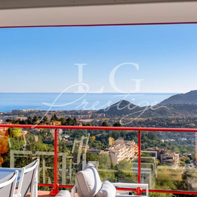 Villa de Charme à Théoule-sur-Mer : Vue sur la Baie de Cannes et les Îles de Lérins