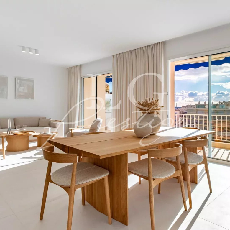 À Vendre Propriété Mandelieu-La-Napoule avec Piscine, 5P, 319.37m²