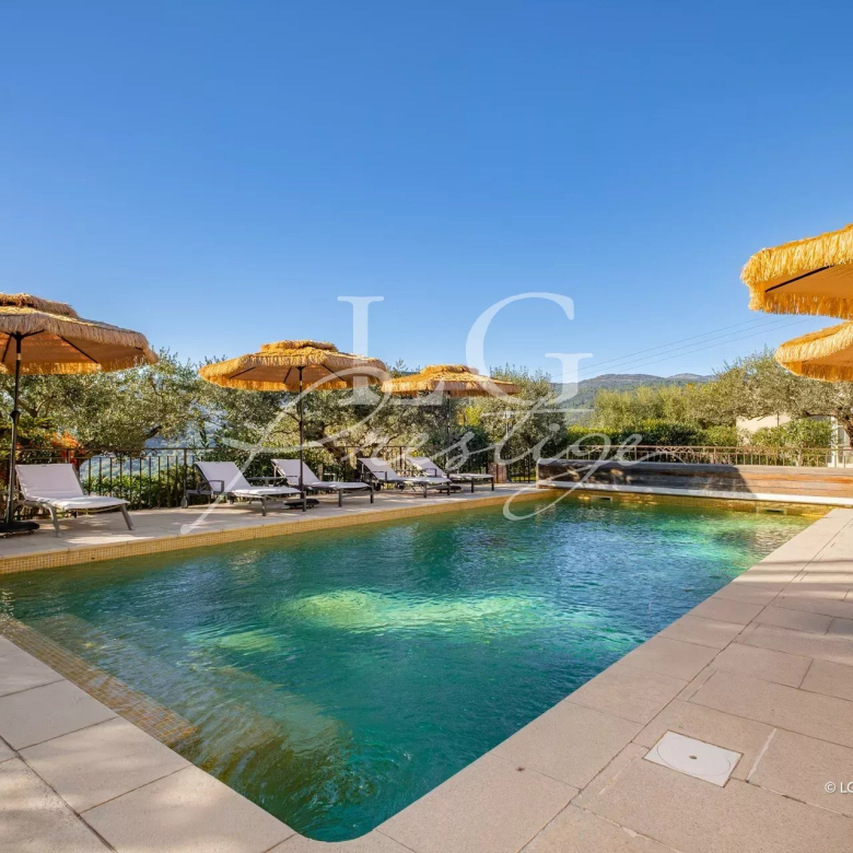 ENSEMBLE IMMOBILIER DE BUREAUX DE STANDING AVEC STUDIO ET ENTREPROT