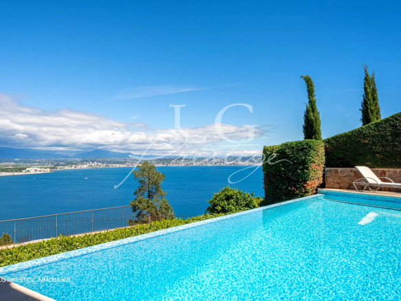 Villa de Charme à Théoule-sur-Mer : Vue sur la Baie de Cannes et les Îles de Lérins