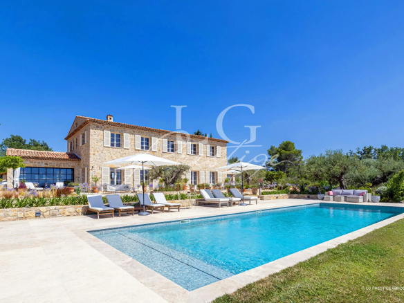 Bastide de prestige 350 m² – Vue panoramique & piscine chauffée