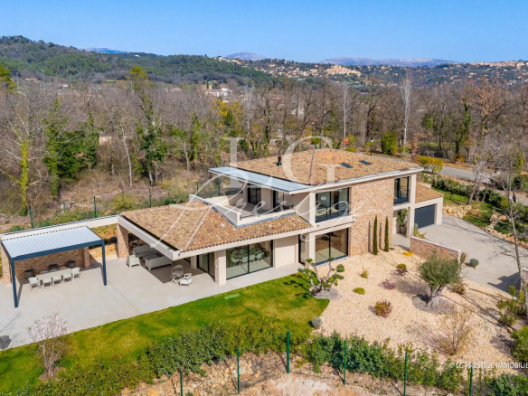 Villa contemporaine neuve au cœur du Domaine de Terre Blanche