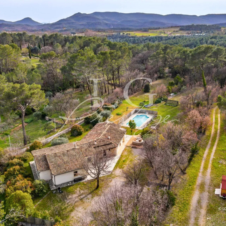 Élégante villa avec piscine au cœur du Domaine de Terre Blanche