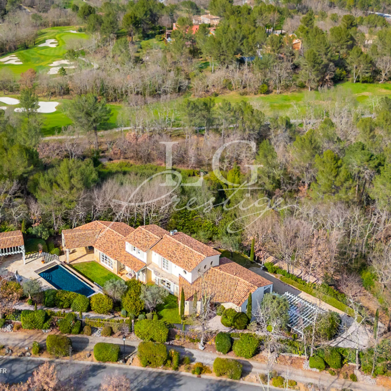 Seillans – Villa de plain-pied avec piscine sur 1,2 ha de terrain