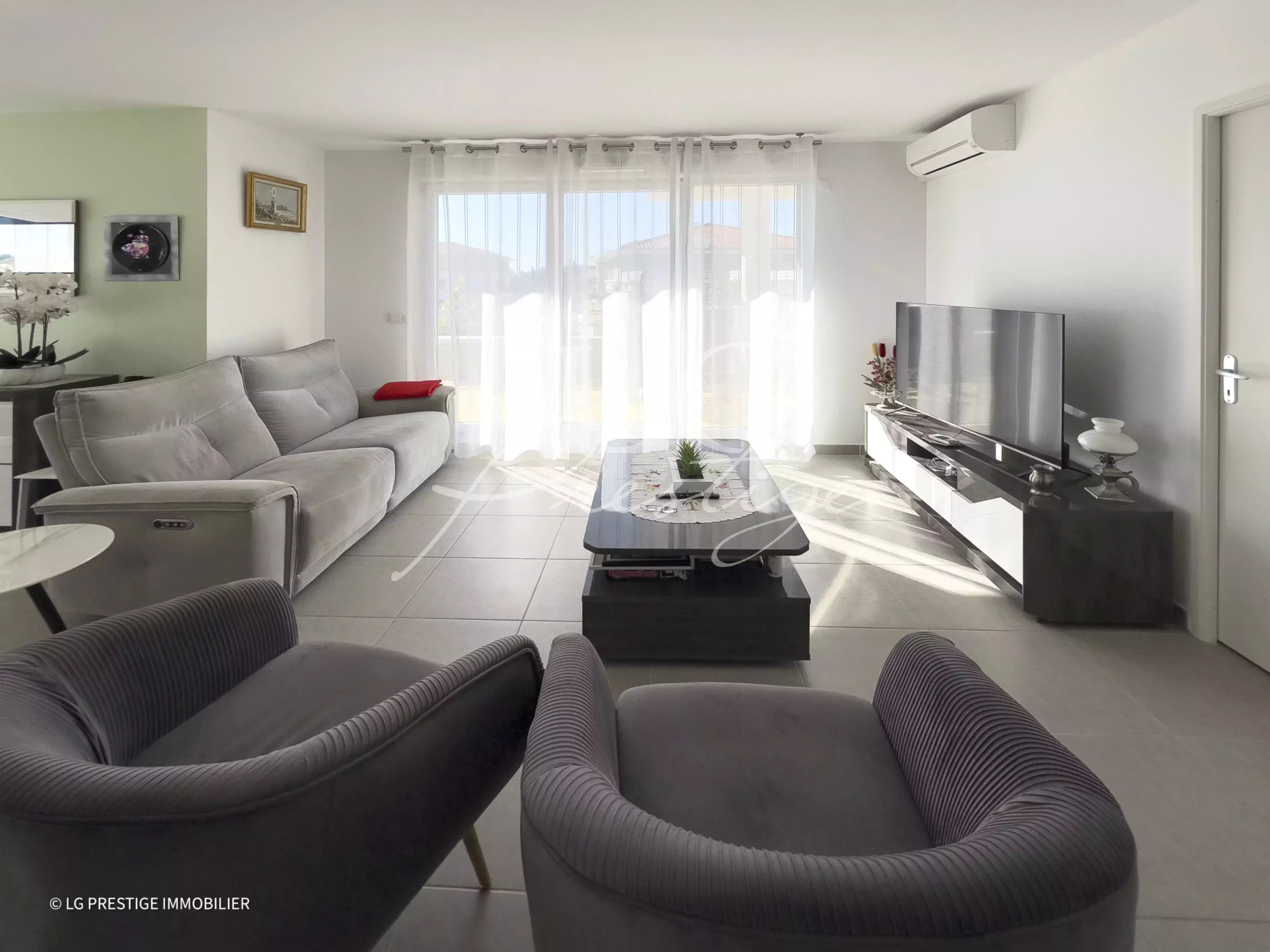 5e8436e583707bc65c42d2064f7ca9a0_4b1955e777_3651-original