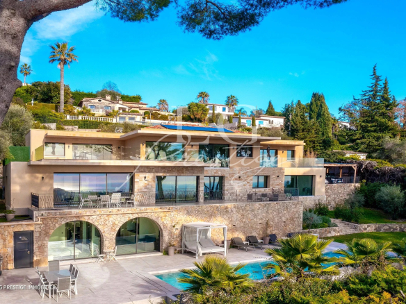 À Vendre Villa Mougins avec Piscine, 8 Pièces, 389.37m²