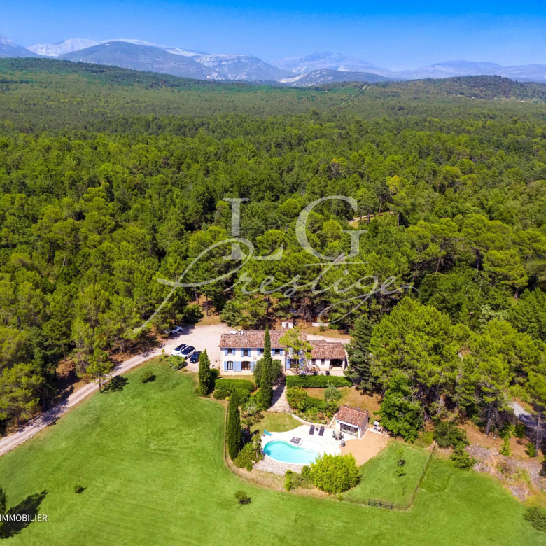 Magnifique bastide avec piscine et grand terrain