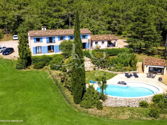 Magnifique bastide avec piscine et grand terrain