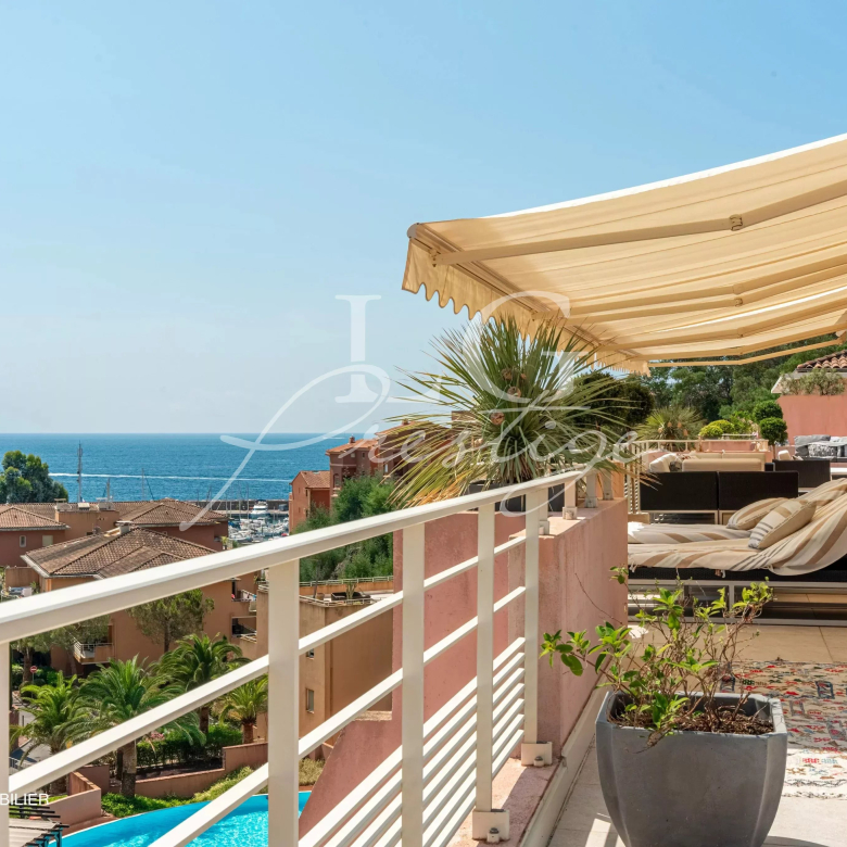 Villa avec piscine et vue dégagée – cadre paisible à 15 min de Fréjus