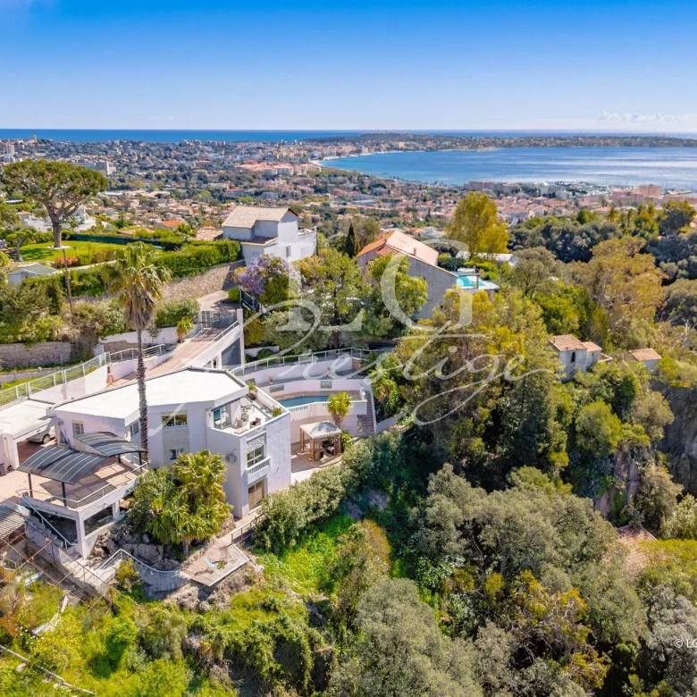Villa sur le toit vue Mer avec immense terrasse