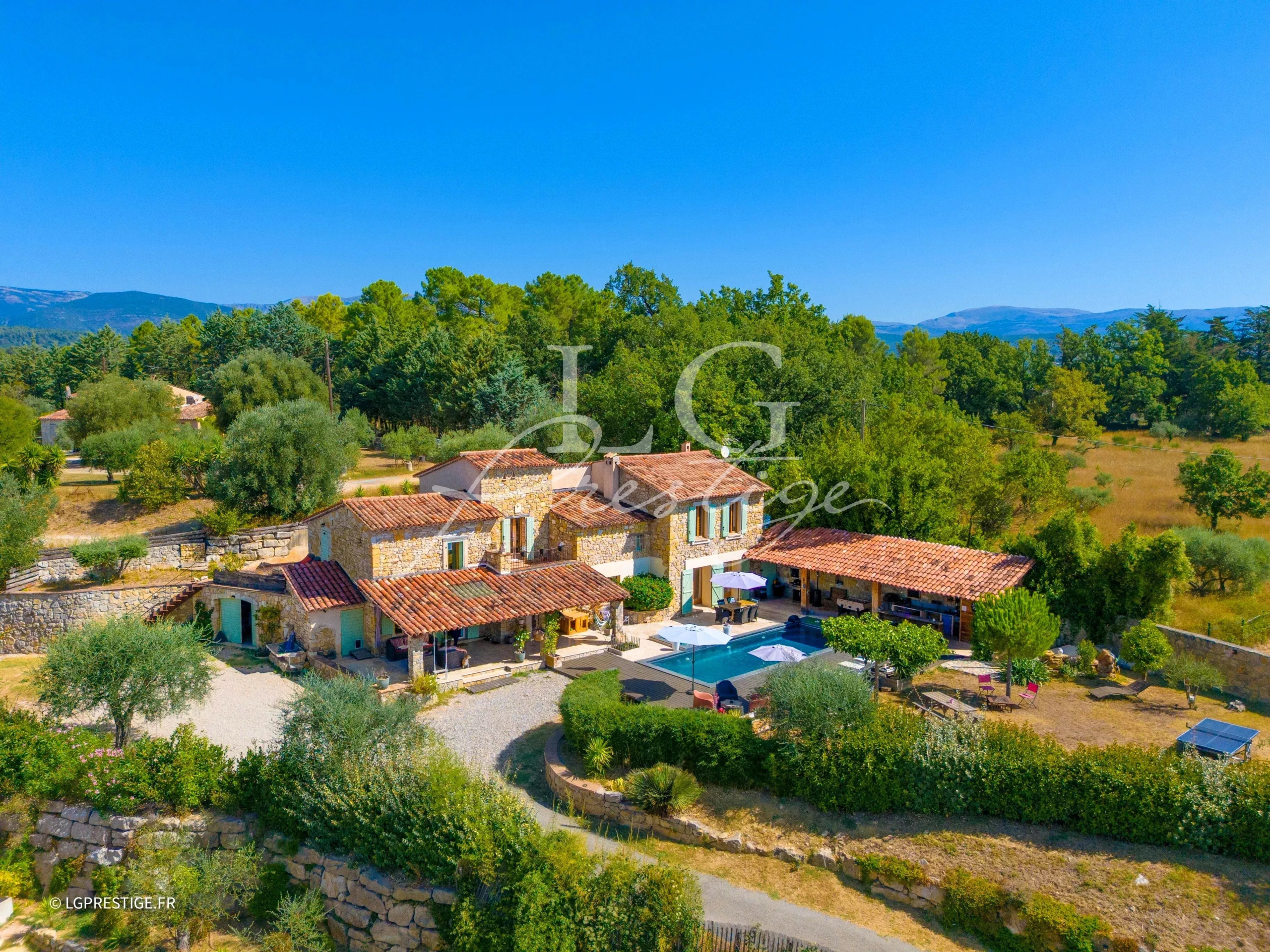 967ef6de9c041761593196e69852ca5c_45201b3c56_3651-original