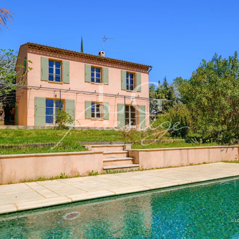 Mougins, Maison de plain-pied avec piscine