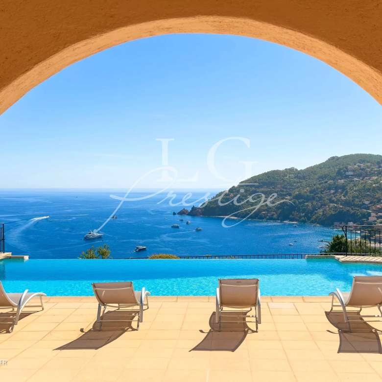 À Vendre Propriété Mandelieu-La-Napoule avec Piscine, 5P, 319.37m²