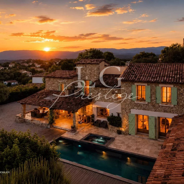 Maison de plain pied avec piscine