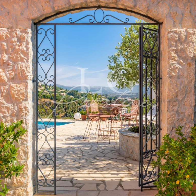 Provençal villa with breathtaking views of olive trees and wild roses.