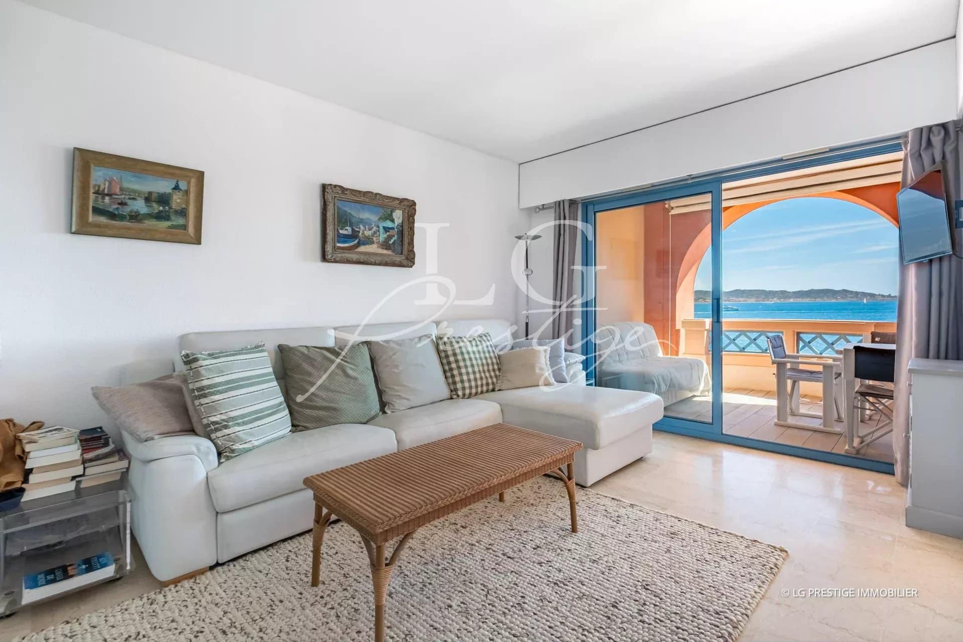 Bright living room of an apartment with sea view in Théoule-sur-Mer.