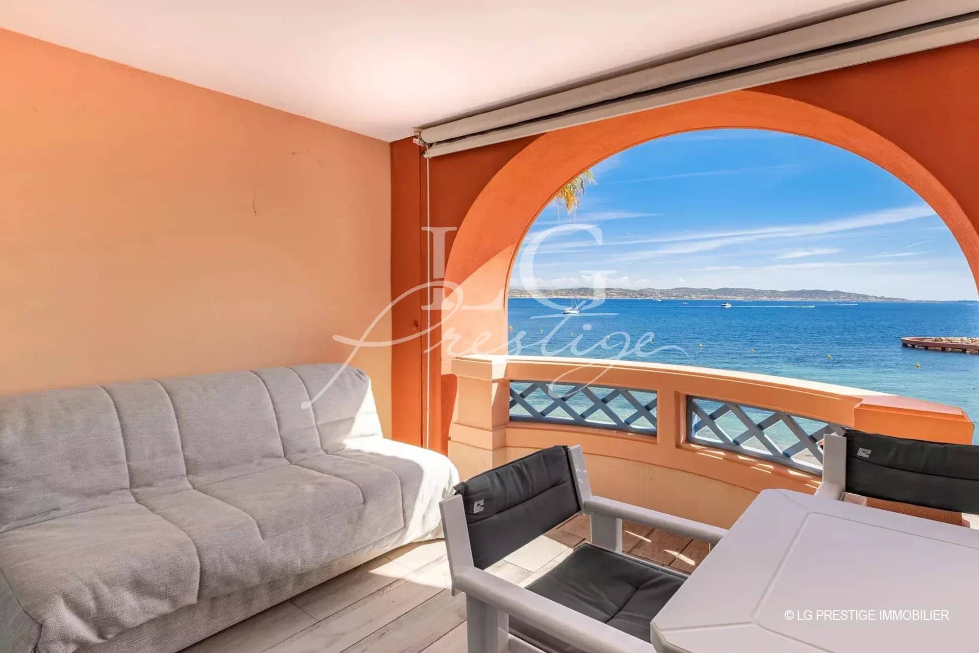 Terrace of an apartment with sea view in Théoule-sur-Mer.