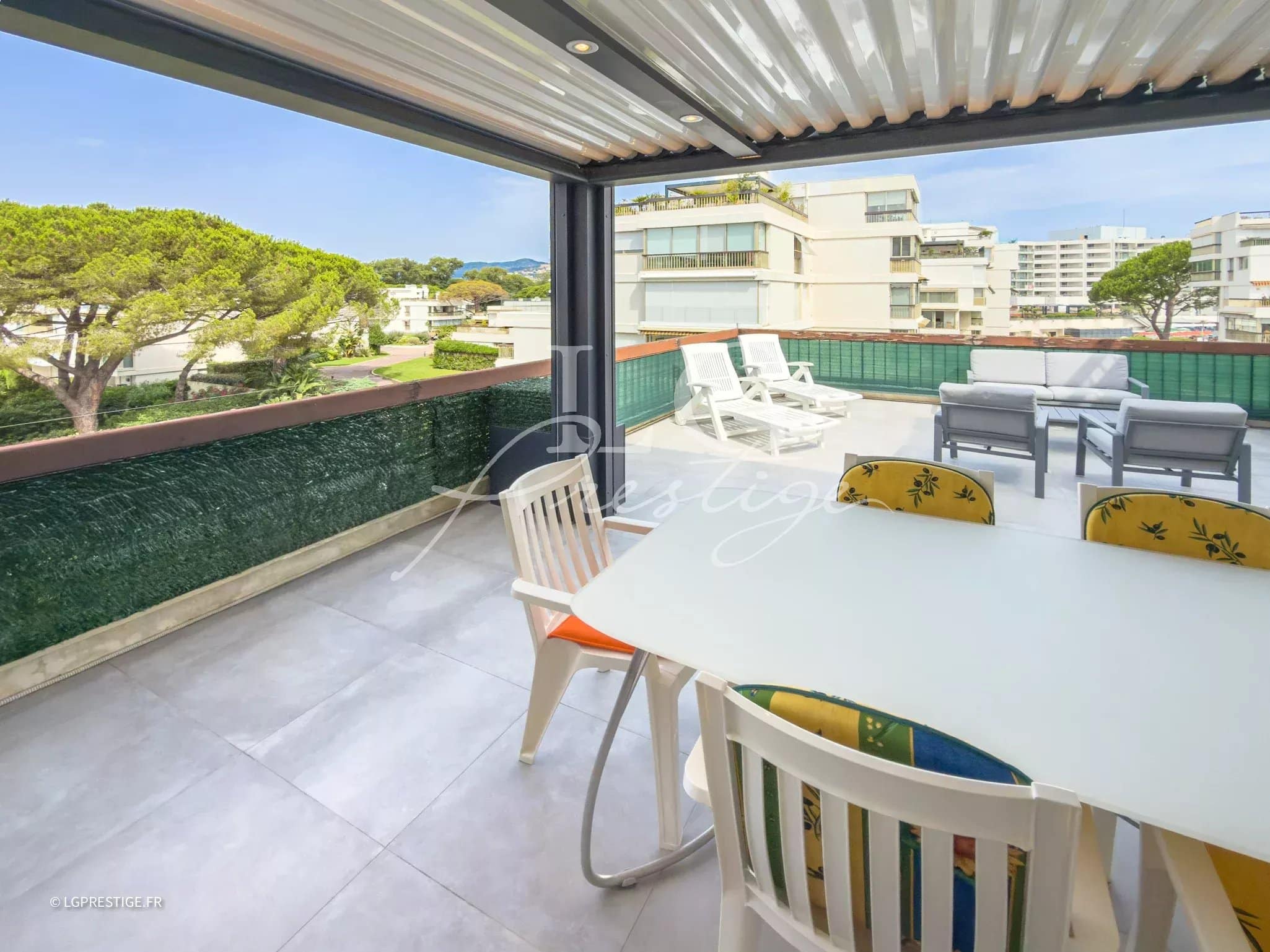 Terrace with sea view in Mandelieu-la-Napoule Terrace of an apartment with sea view, modern furniture and sunny in Mandelieu-la-Napoule.