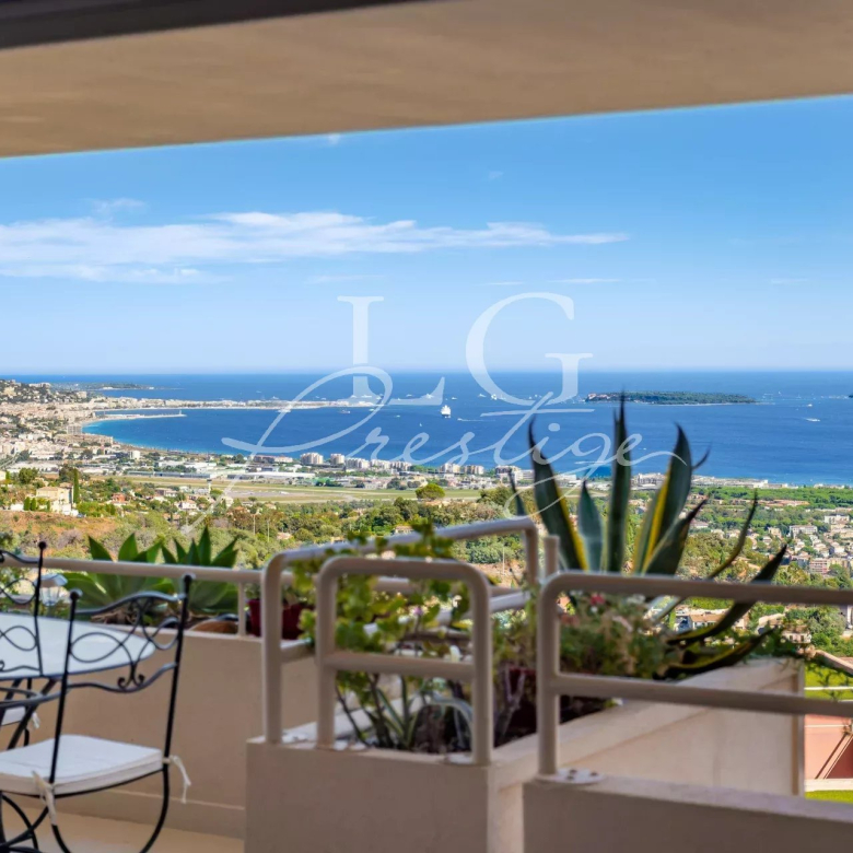 Luxury real estate photo | Charming Properties