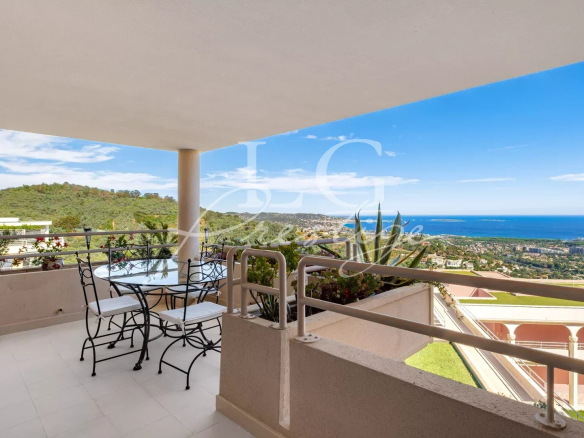 Apartment terrace with panoramic sea views in Mandelieu-la-Napoule.