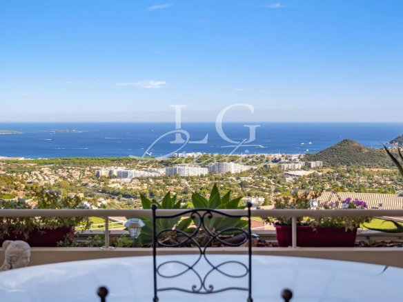 Panoramic view of the sea and the bay of Cannes from an apartment balcony.