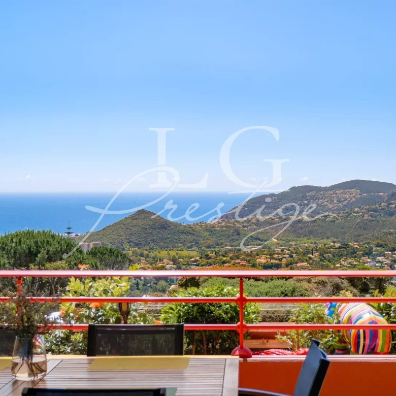 Luxury real estate photo | Charming Properties