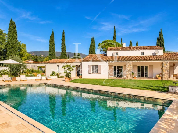 Propriété provençale avec piscine et jardin à Fayence, en Provence.