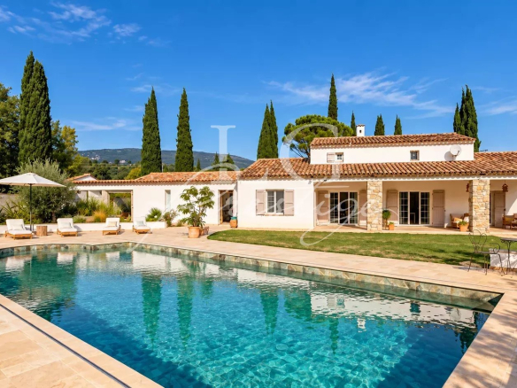 Propriété provençale avec piscine et jardin à Fayence, en Provence.