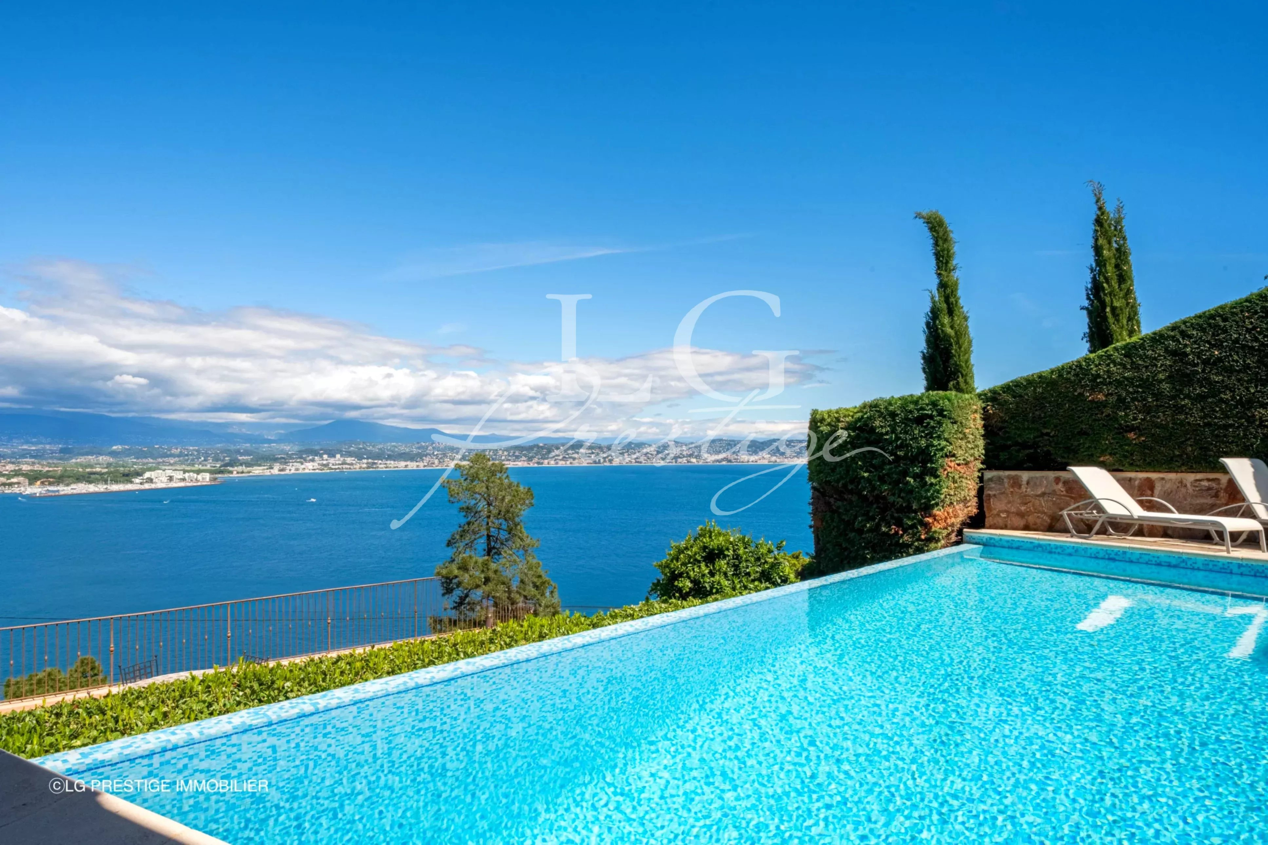 Villa with views of the Bay of Cannes View of the Bay of Cannes and the Lérins Islands from a villa with infinity pool in Théoule-sur-Mer.