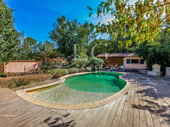 Bastide provençale avec piscine et jardin paysager à Fayence