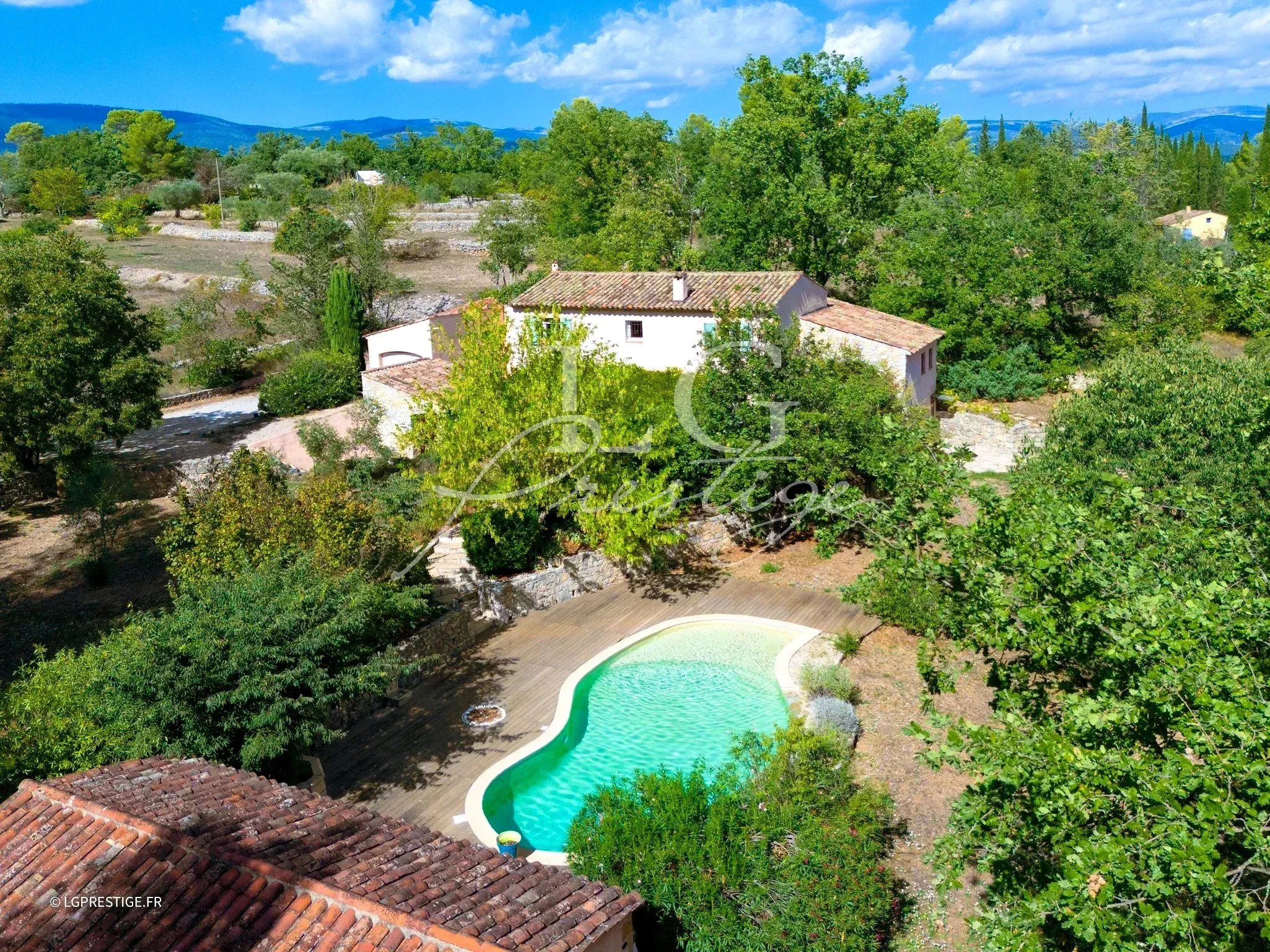 Bastide provençale avec piscine et jardin paysager à Fayence