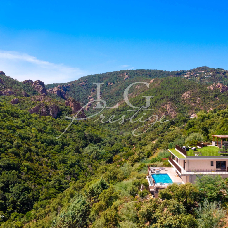 Luxury real estate photo | Charming Properties