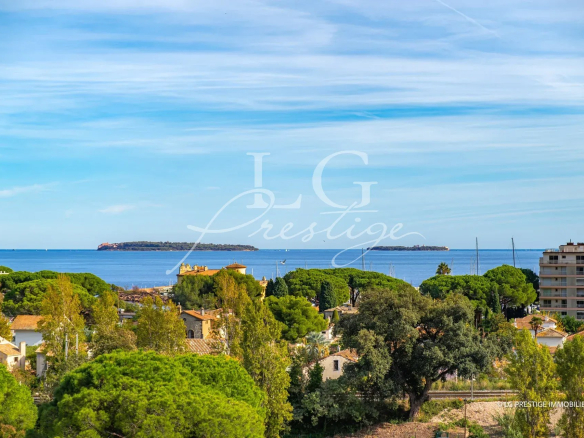 Luxury real estate photo | Charming Properties