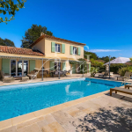À Vendre Villa Bagnols-En-Forêt avec Piscine, 5 Pièces, 156.94m²
